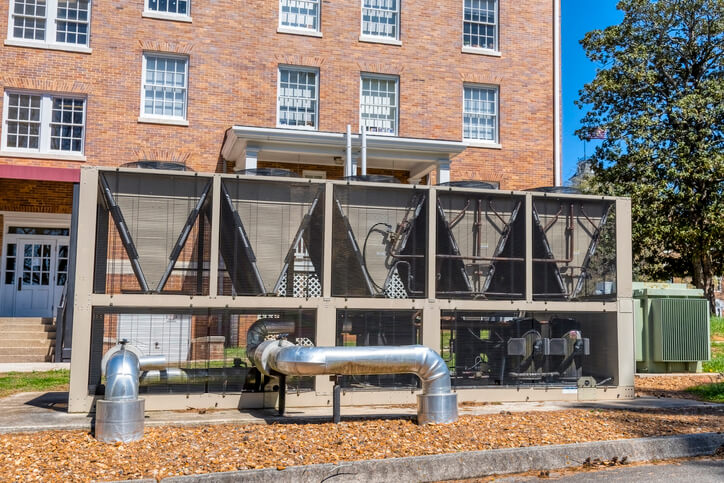 Chilled Water vs. DX Systems: Choosing the Right Cooling Method for Your Commercial Building
